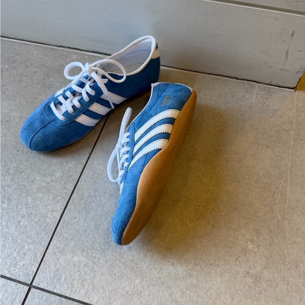 Adidas Tokyo Sneakers Blue and White - Picture 3 of 4